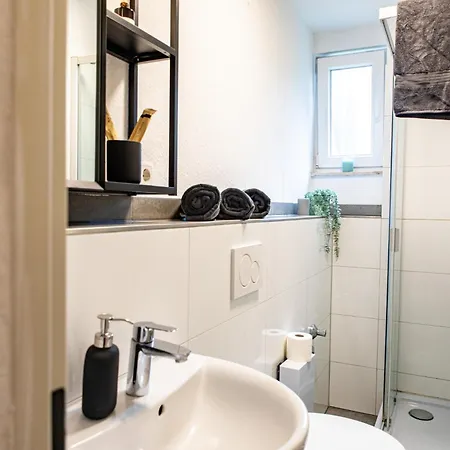 Livesto Easystay - City, Dd Messe, Wlan, Smart Tv, Free Parking Appartement
